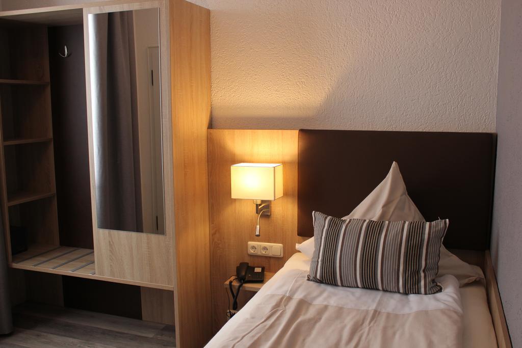 Hotel Restaurant Kromberg Remscheid Zimmer foto