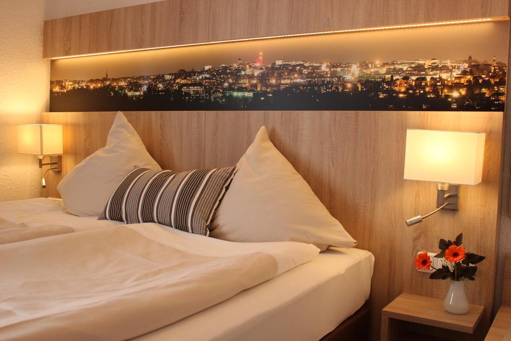 Hotel Restaurant Kromberg Remscheid Zimmer foto